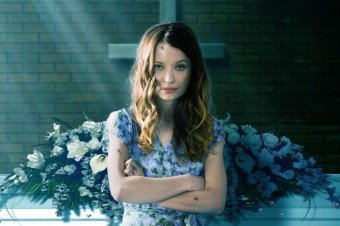 emily-browning-american-gods-2