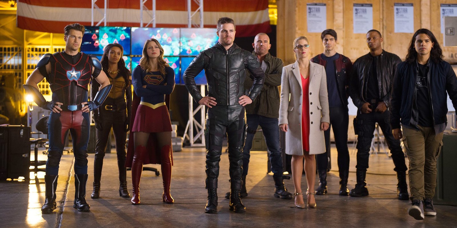 Legends-of-Tomorrow-Invasion-Supergirl-Flash-Arrow-Crossover